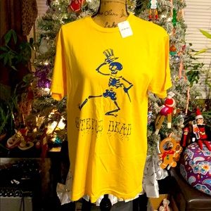 NWT. Grateful Dead Tee.